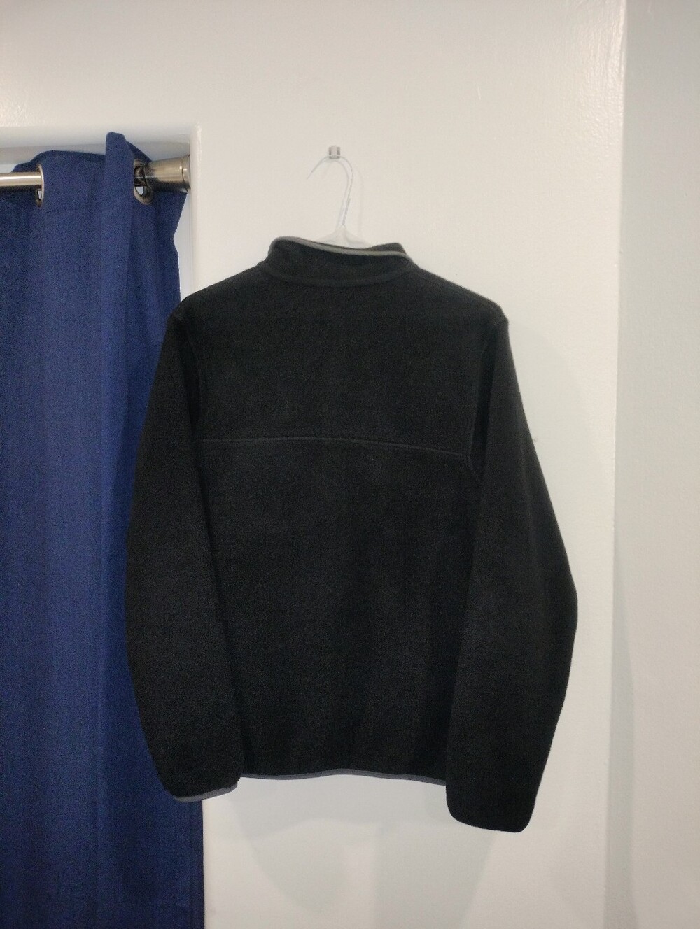 Patagonia Synchilla Black Snap-T Fleece Pullover Sz Small Pre loved - Picture 2 of 3
